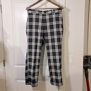 IZOD Grey & Black Plaid Golf Pants (30x29)